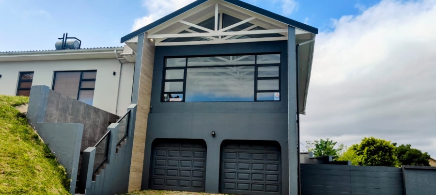 4 Bedroom Property for Sale in Beacon Bay Eastern Cape